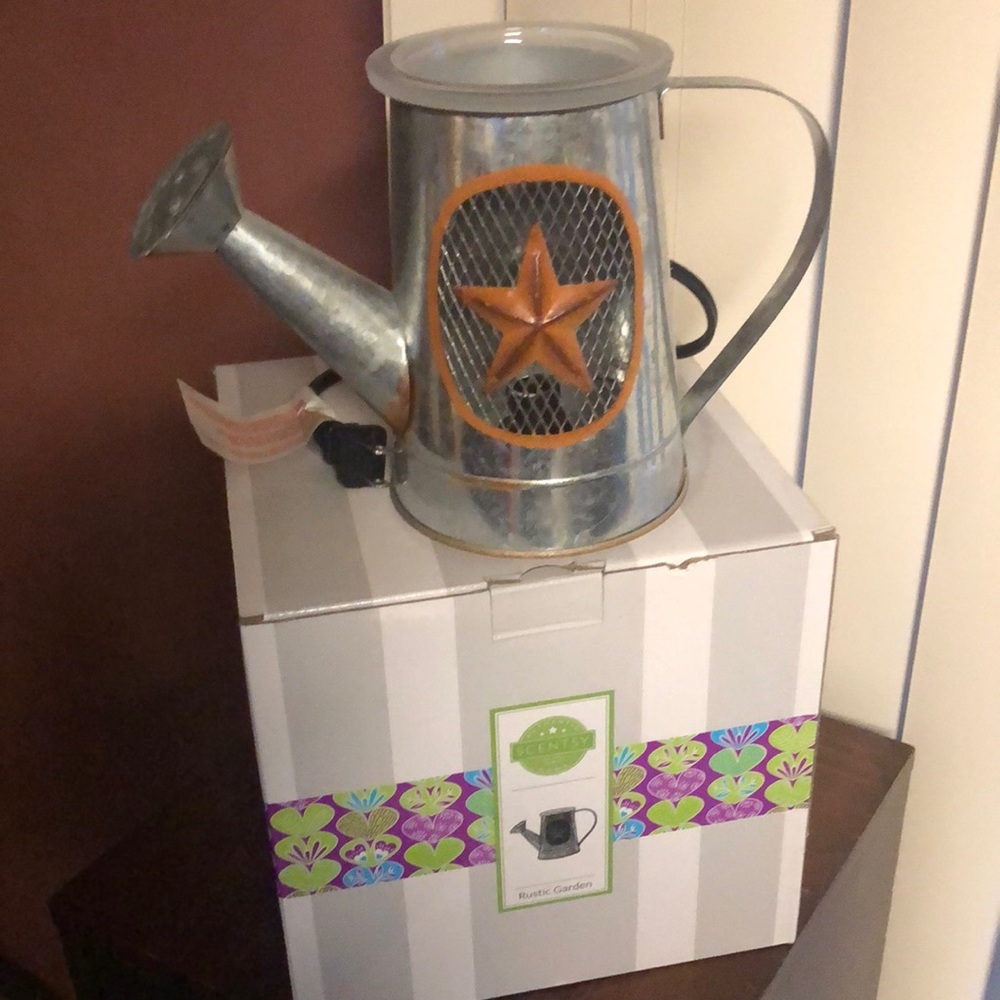 Scentsy fragrance warmer